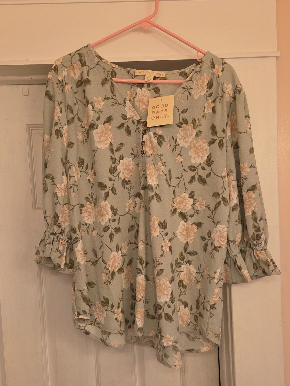 Beautiful Sage And Cream Floral Top